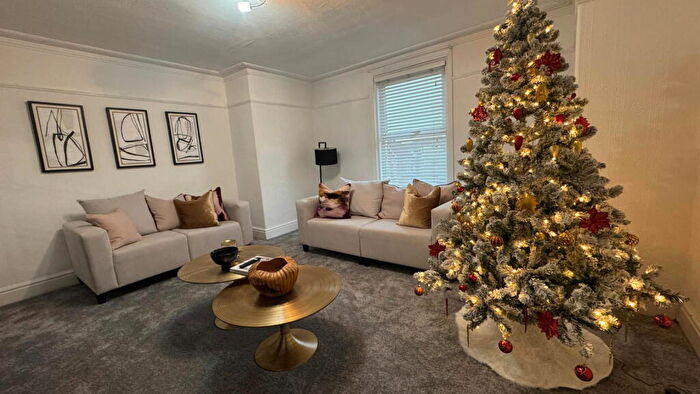 3 Bedroom Flat To Rent In Lathom Road, Off Southport Promenade, PR9