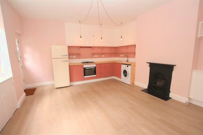 1 Bedroom Flat To Rent In Bristol Gardens, Brighton, BN2