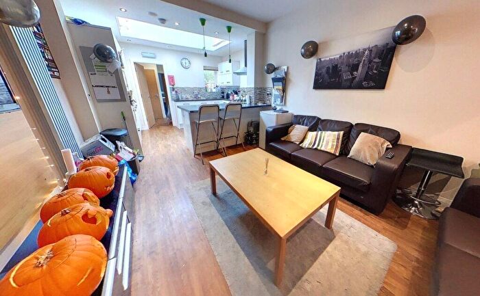 6 Bedroom Terraced House To Rent In Exeter Road, Selly Oak, Birmingham, B29