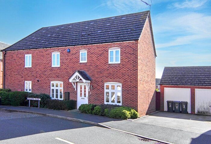 3 Bedroom Semi-Detached House For Sale In Niagara Close, Coventry, CV4