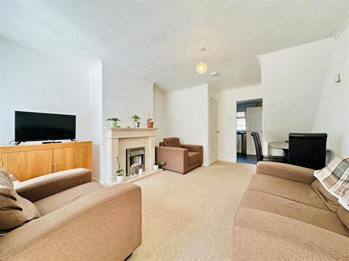 2 Bedroom Town House To Rent In Hardwick Crescent, Syston, Leicester, LE7