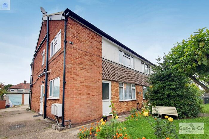 1 Bedroom Ground Maisonette To Rent In Sylvester Road Wembley, HA0