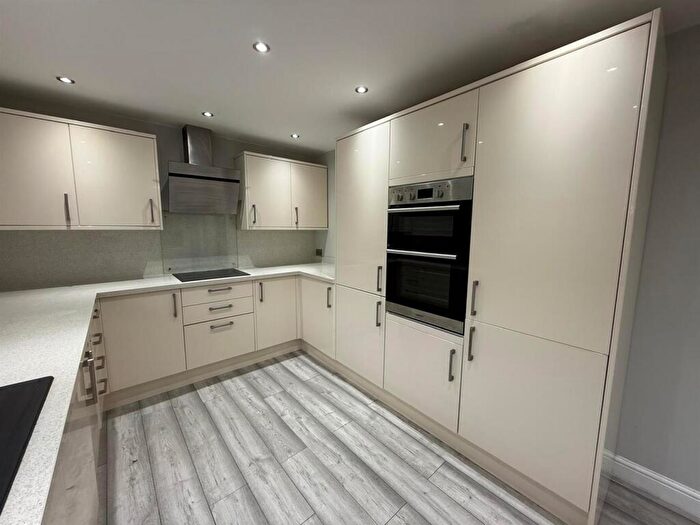 2 Bedroom House To Rent In Oak Avenue, Shirebrook, Mansfield, NG20