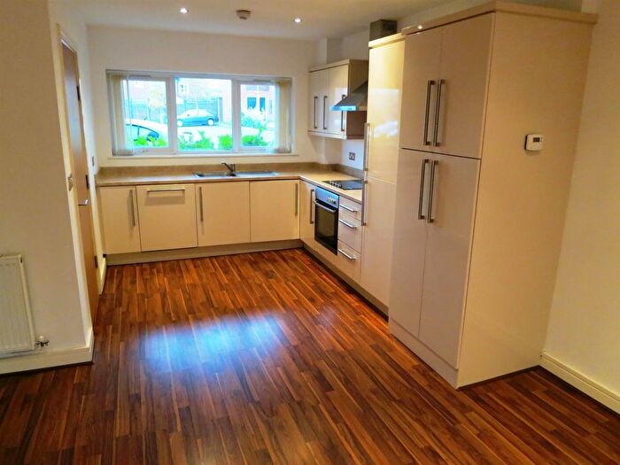 2 Bedroom Flat To Rent In Sutton Road, St Helens, WA9