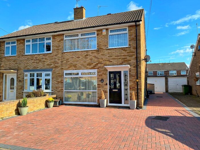 3 Bedroom SemiDetached House For Sale In Westborough Way, Hull, HU4