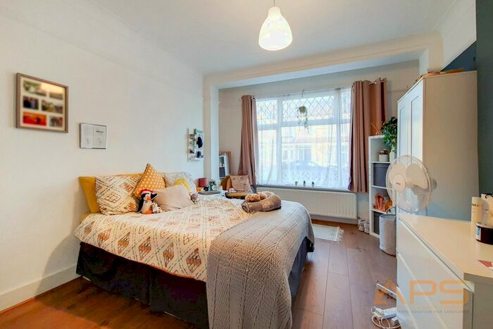 4 Bedroom Terraced House To Rent In Ipswich Road, London SW17