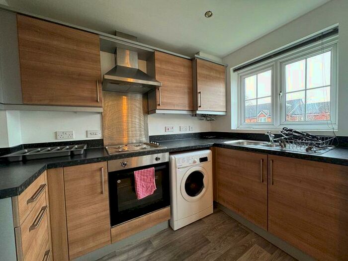 2 Bedroom Flat To Rent In Ruskin Court, Farnworth, Bolton, BL4