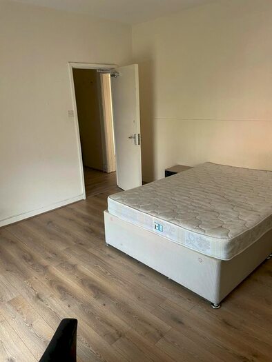 2 Bedroom Flat To Rent In Mansel Street, Swansea, SA1