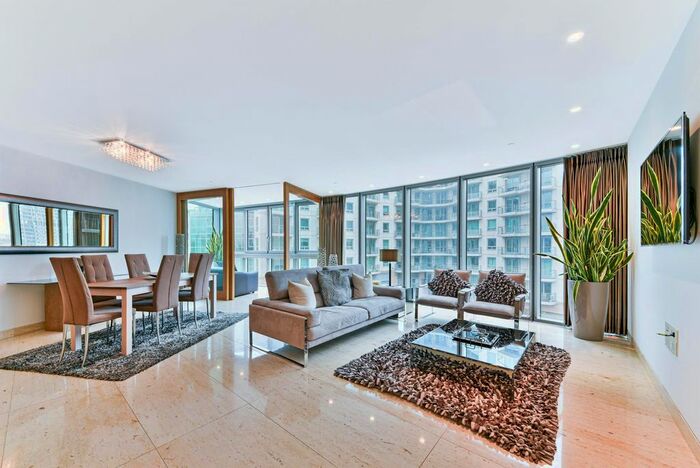 2 Bedroom Flat To Rent In The Tower, Vauxhall, London, SW8