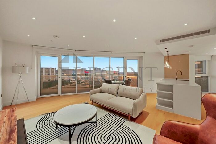 2 Bedroom Flat To Rent In Cassini Apartments, Cascade Way, W12