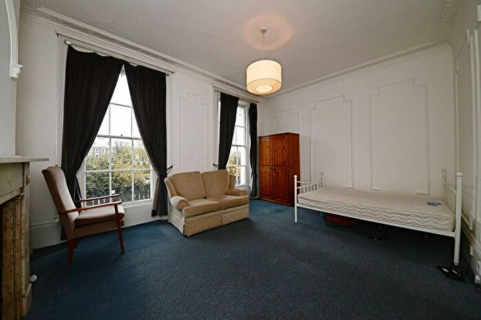 Studio To Rent In Thornhill Square, Islington, London, N1