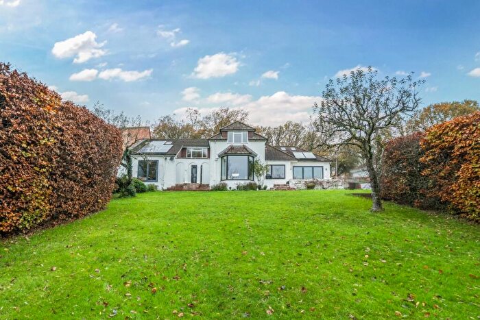 4 Bedroom Semi Detached House To Rent In Thornford Road Headley, RG19