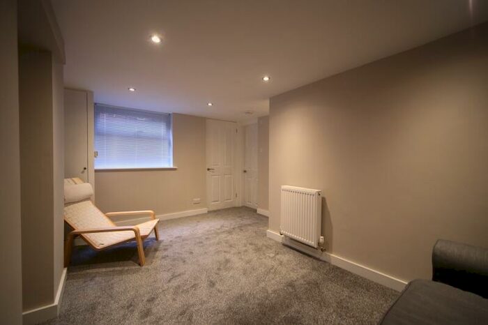 1 Bedroom Flat To Rent In Estcourt Terrace, Headingley, Leeds, LS6