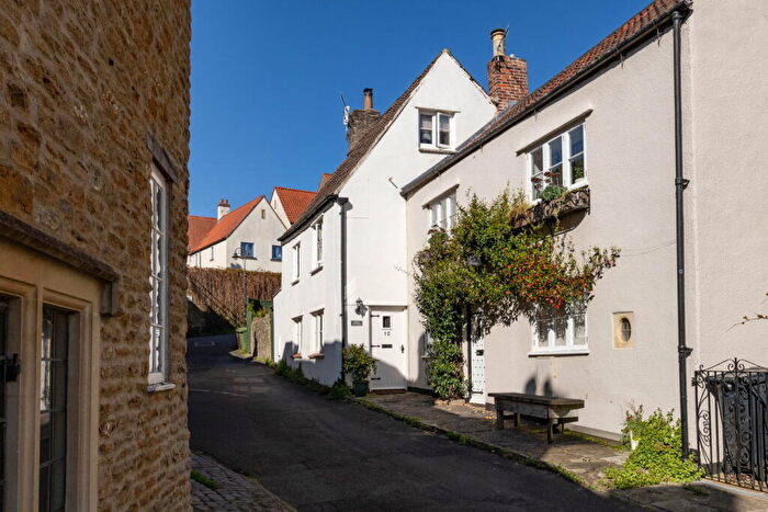 2 Bedroom Cottage For Sale In Sun Street, Frome, BA11