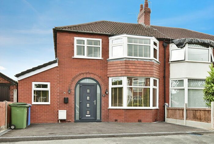 4 Bedroom Semi-Detached House For Sale In Tabley Grove, Timperley, Altrincham, Greater Manchester, WA15