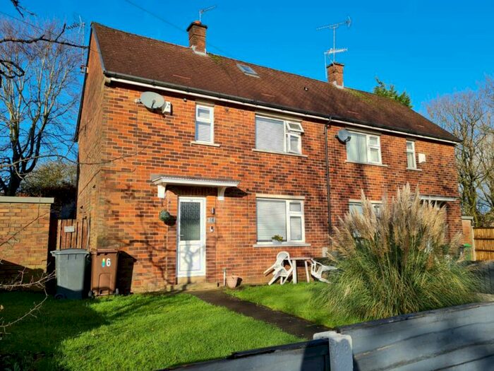 3 Bedroom Semi-Detached House To Rent In Lewisham Close, Oldham, OL2