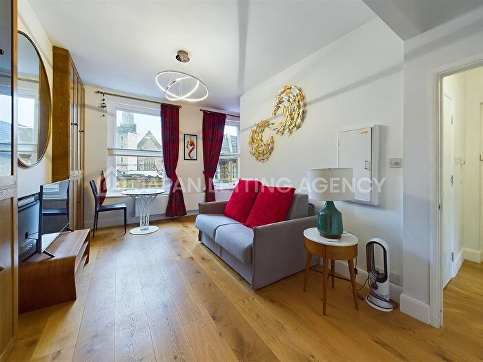 1 Bedroom Flat To Rent In Oak Road, Ealing, W5