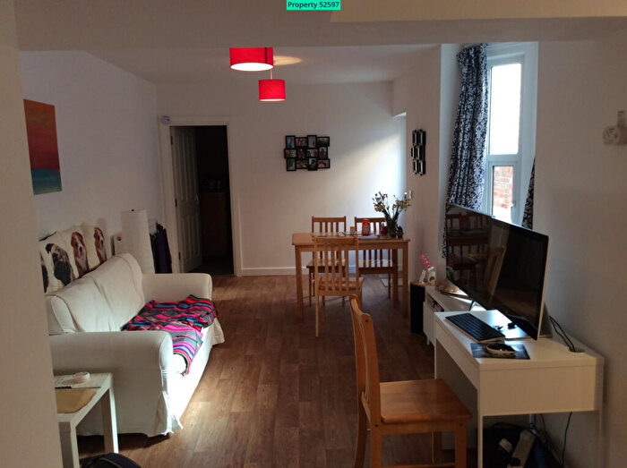 2 Bedroom Flat To Rent In A Stanley Street, Bedford, MK41