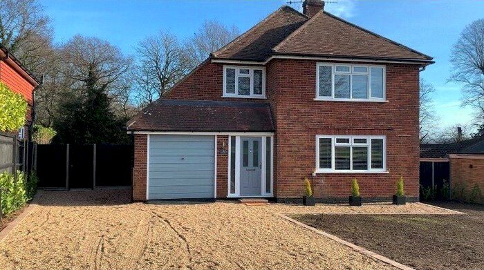 3 Bedroom Detached House To Rent In Oak Tree Drive, Guildford, Surrey, GU1