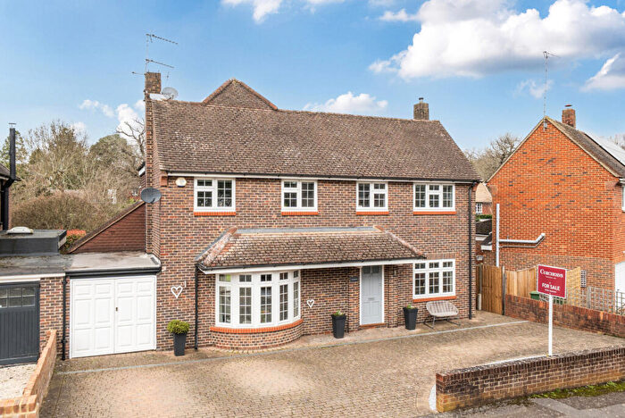 4 Bedroom Detached House For Sale In Evelyn Way, Stoke D'Abernon, Cobham, KT11