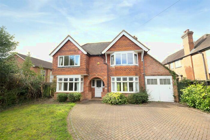 3 Bedroom Detached House To Rent In Shinfield Road, Reading, Berkshire, RG2