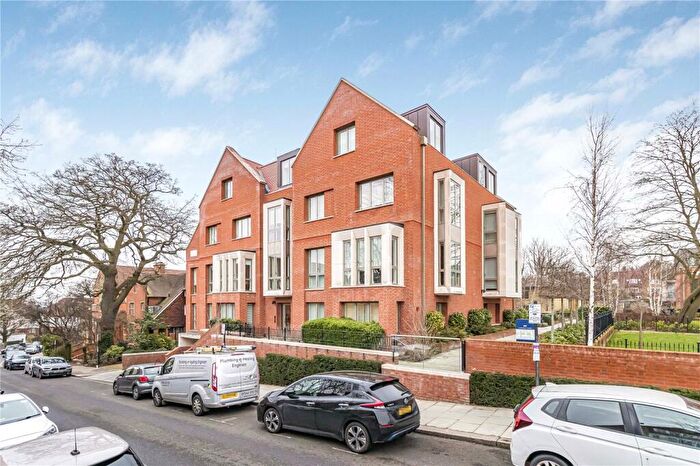 1 Bedroom Apartment For Sale In Kidderpore Avenue, London, NW3