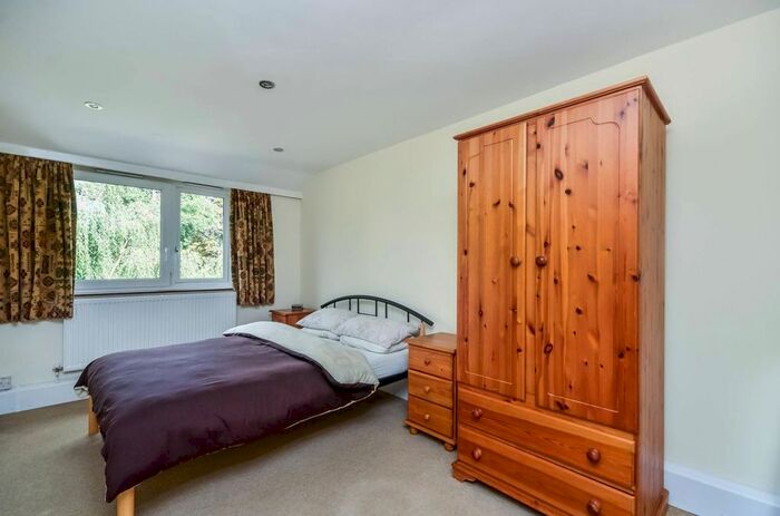 1 Bedroom Flat To Rent In Whitlock Drive, Southfields, London, SW19