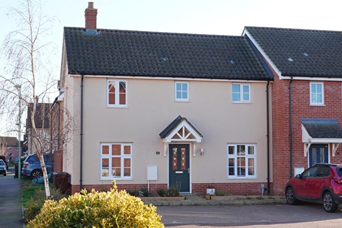 3 Bedroom End Of Terrace House For Sale In Snowdrop Way, Red Lodge, Bury St. Edmunds, Suffolk, IP28