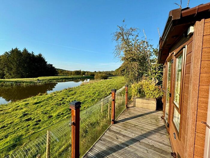 2 Bedroom Mobile/park Home For Sale In Lake View, Hall More Holiday Park, Milnthorpe, LA7