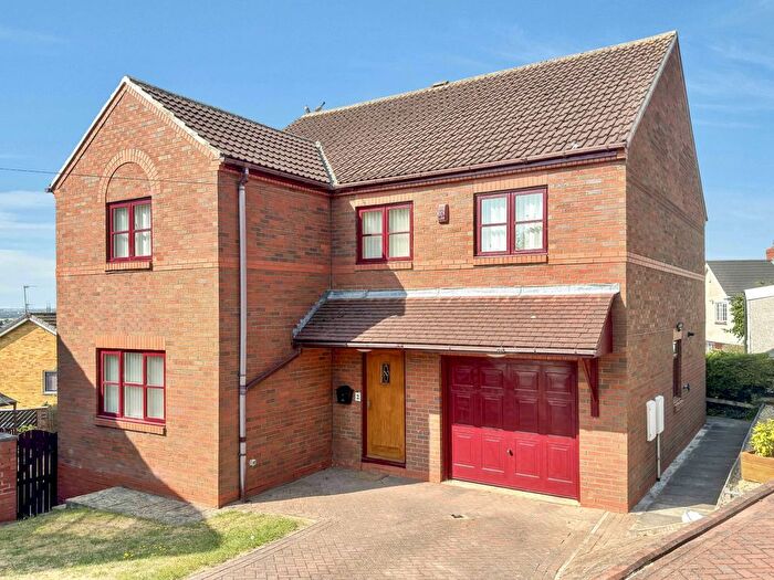 4 Bedroom Detached House For Sale In Hall Park Rise Kippax, Kippax, Leeds, West Yorkshire, LS25