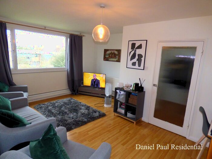 2 Bedroom Flat To Rent In Brent Lea, Brentford, TW8