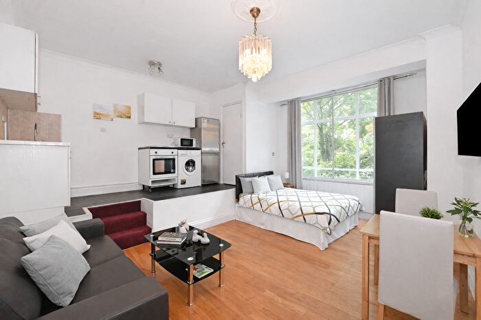 Studio To Rent In Cromwell Road, London, SW5