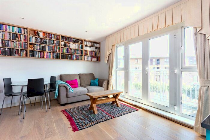 2 Bedroom Flat To Rent In Morton Close, London, E1