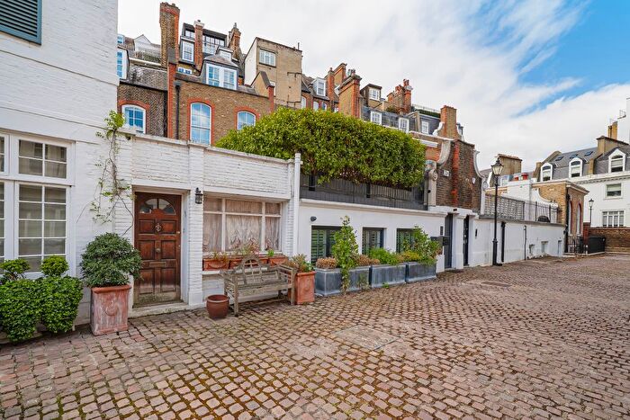 2 Bedroom Flat For Sale In Pont Street Mews, Knightsbridge, London, SW1X
