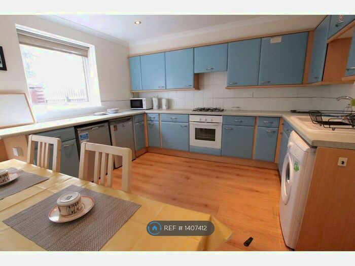 5 Bedroom Terraced House To Rent In Keith Court, Glasgow, G11