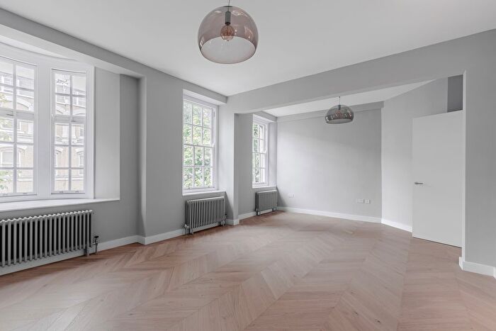 3 Bedroom Flat To Rent In Coleherne Court, SW5
