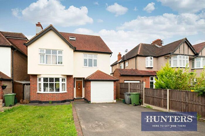 5 Bedroom Detached House To Rent In Cuddington Avenue, Worcester Park, KT4