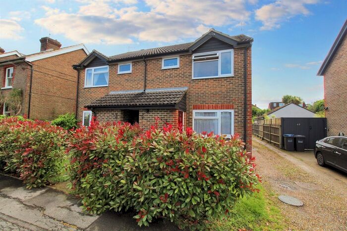 1 Bedroom Flat To Rent In Kents Road, Haywards Heath, West Sussex, RH16