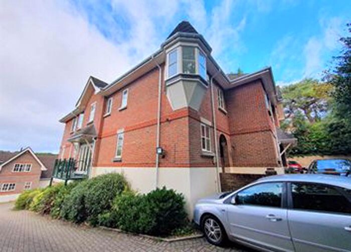 3 Bedroom Terraced House To Rent In Balcony Views, Bournemouth, BH2