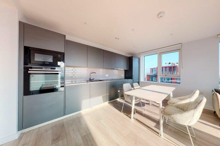 2 Bedroom Flat To Rent In , New Lion Way, London, SE17