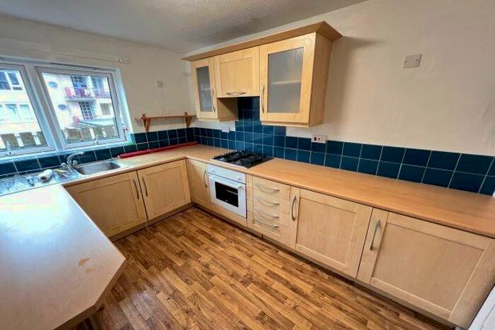 1 Bedroom Flat To Rent In Lloyds Court, Exeter EX1