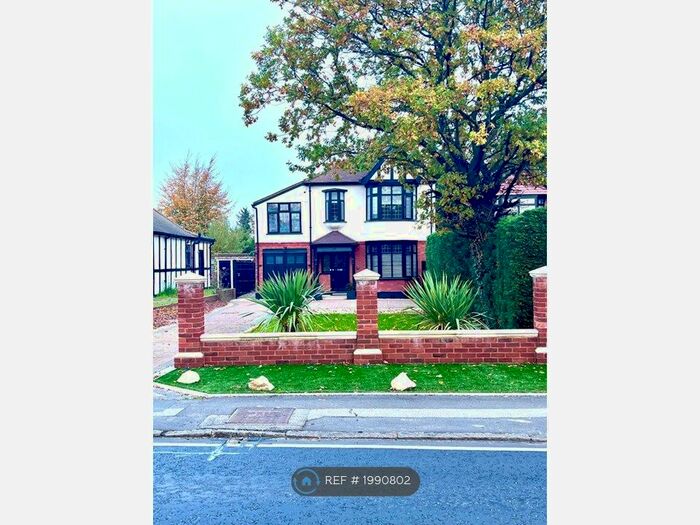 4 Bedroom Detached House To Rent In Fencepiece Road, Chigwell, IG7