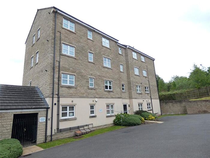 2 Bedroom Apartment To Rent In Laithe Hall Avenue, Cleckheaton, West Yorkshire, BD19
