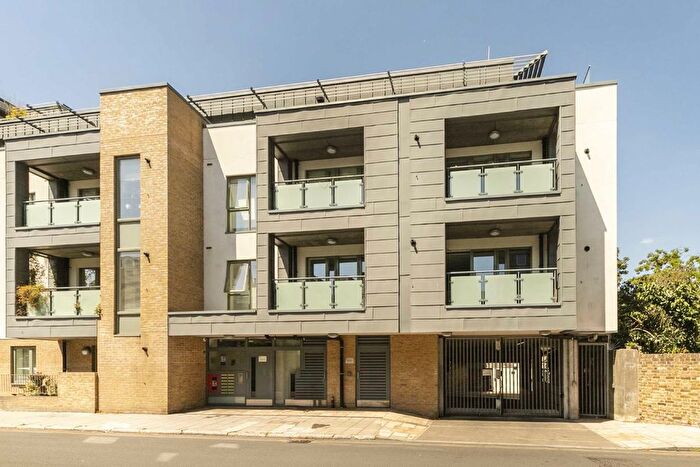 2 Bedroom Flat To Rent In Sidney Road, Stockwell, SW9