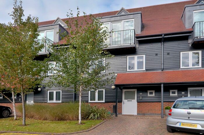 5 Bedroom Terraced House To Rent In Tallow Road, Brentford, TW8