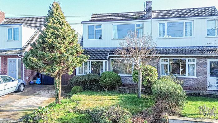 3 Bedroom Semi-Detached House For Sale In Lindfield Close, Moore, Warrington, WA4