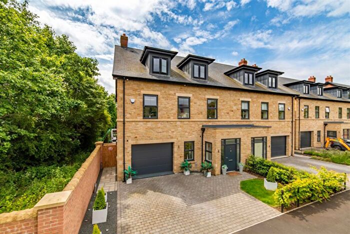 5 Bedroom Semi Detached House For Sale In Greenwood Close, Brunton Woods, NE13