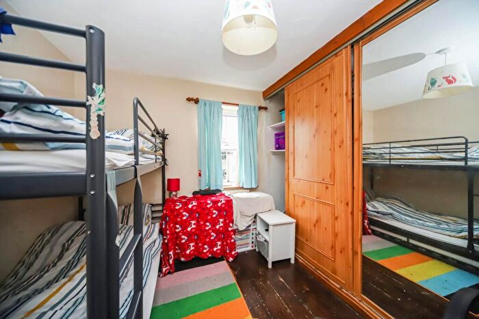3 Bedroom End Of Terrace House For Sale In Longfield Road, Tring, HP23