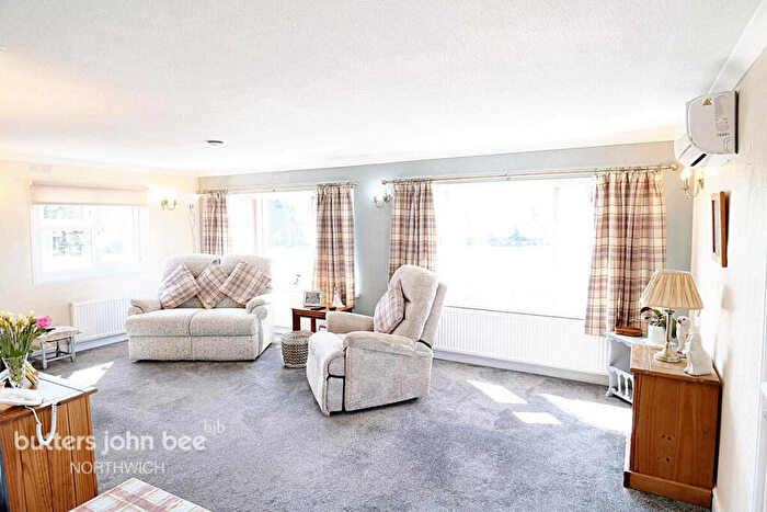 2 Bedroom Park Home For Sale In Warrington Road, Northwich, CW8