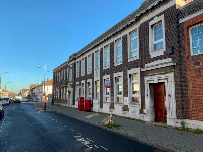 Flat To Rent In High Street, Clacton-On-Sea, CO15